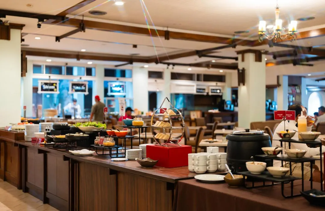 Movenpick Suriwongse Hotel Chiang Mai-1